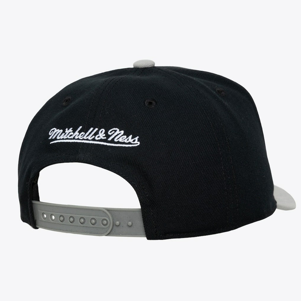 Mitchell & Ness - Dallas Mavericks Hardwood Classics Legendary Away Pro-Pinch Adjustable Hat - Black