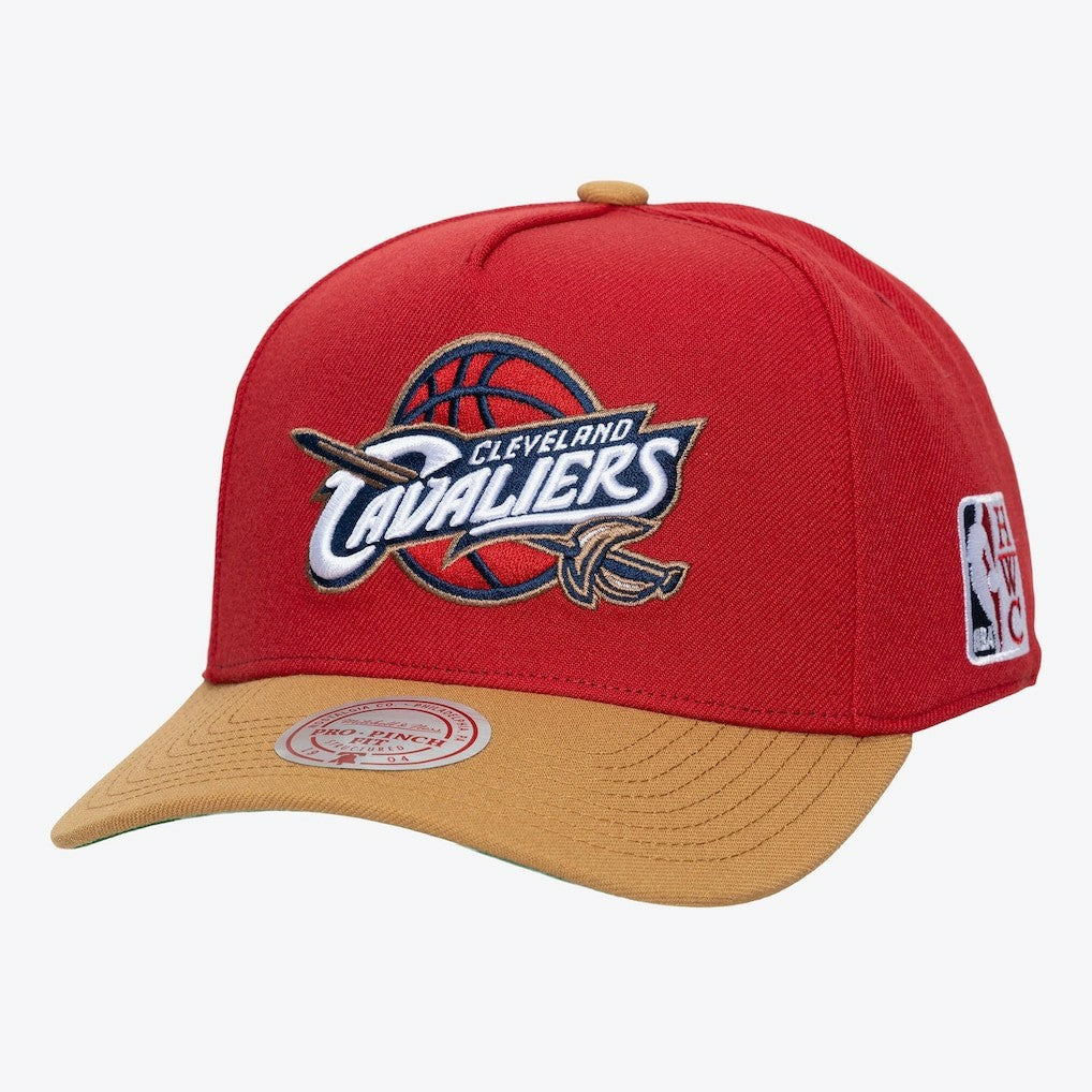 Mitchell & Ness - Cleveland Cavaliers Legendary Home Pro Pinch Snapback Hat - Wine