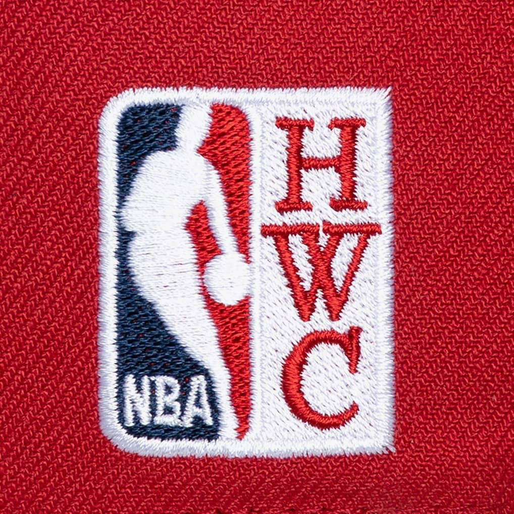 Mitchell & Ness - Cleveland Cavaliers Legendary Home Pro Pinch Snapback Hat - Wine