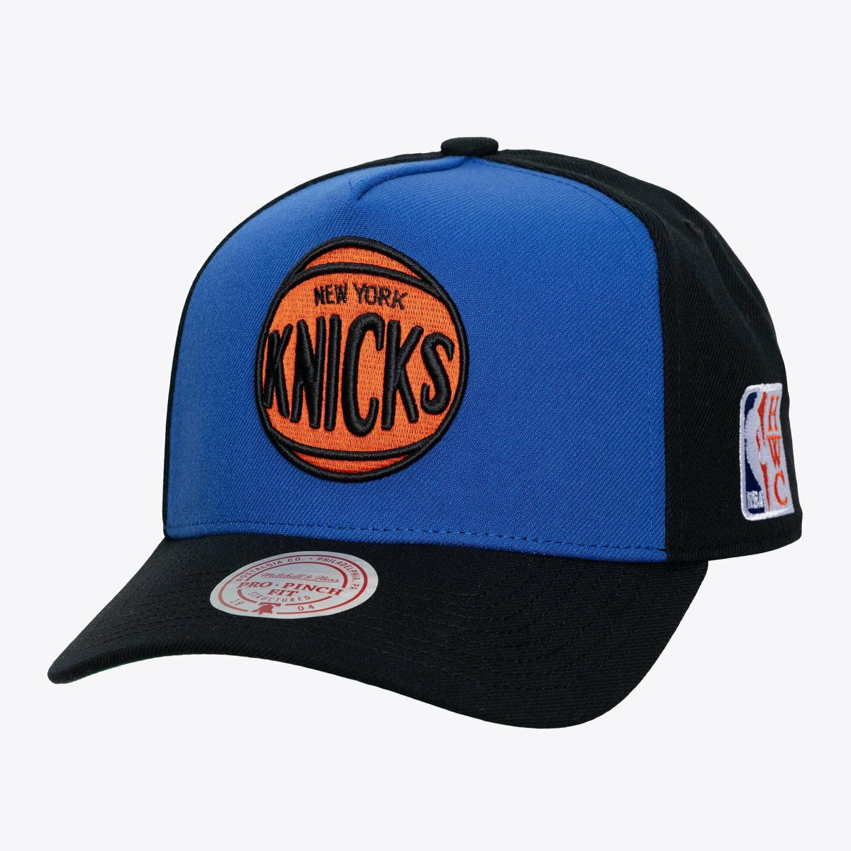 Mitchell & Ness - New York Knicks Legendary Home Pro Pinch Snapback Hat - Blue