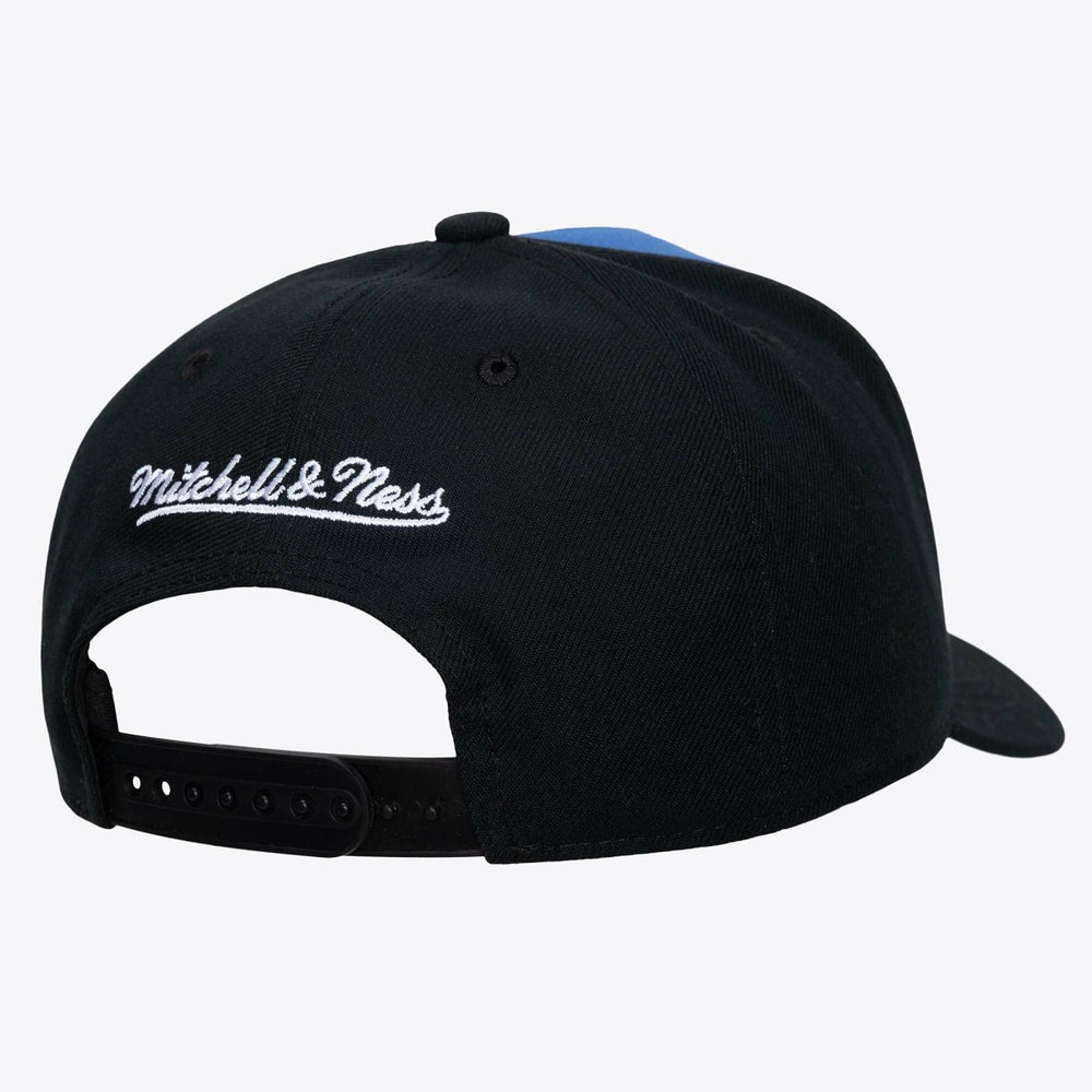 Mitchell & Ness - New York Knicks Legendary Home Pro Pinch Snapback Hat - Blue