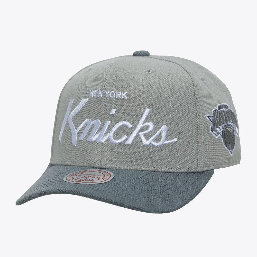 Mitchell & Ness - New York Knicks Thunderstorm Head Coach Pro Crown Snapback Hat - Gray