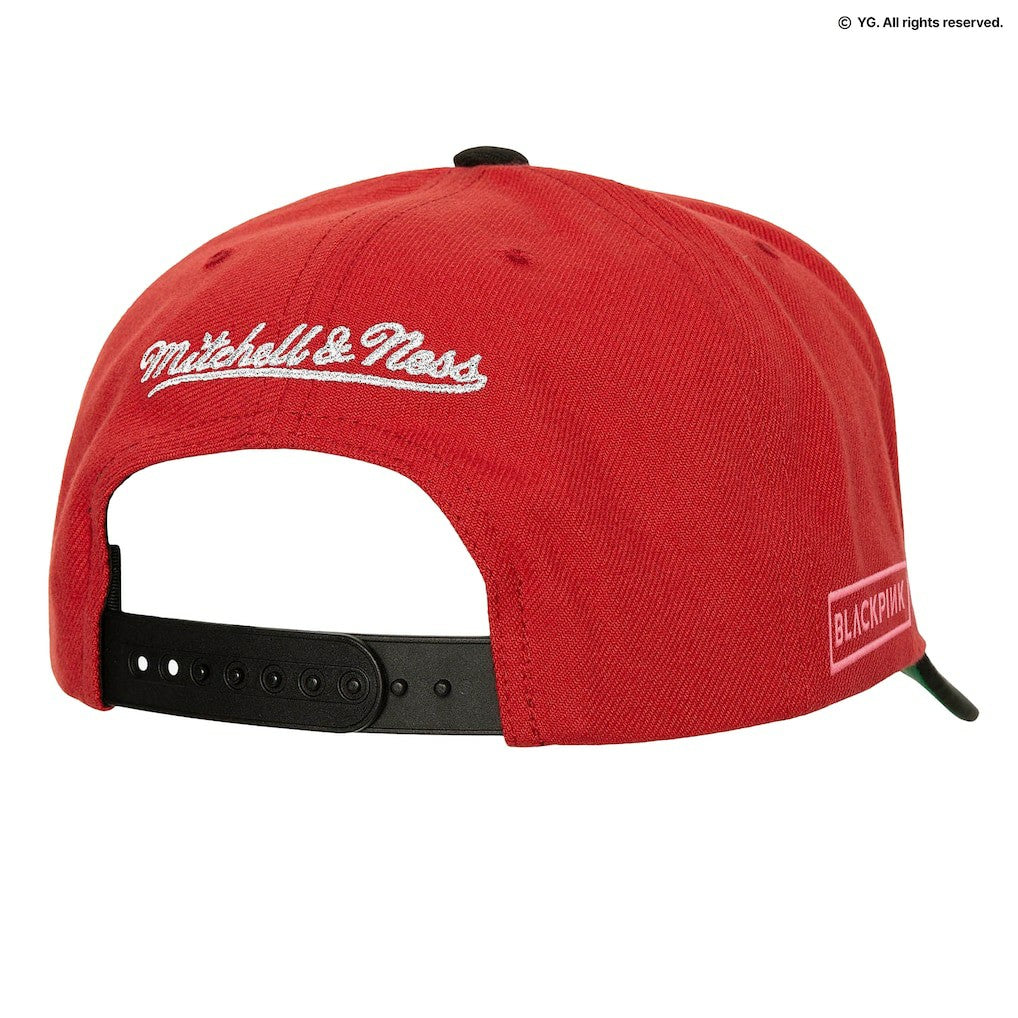 Mitchell & Ness - Chicago Bulls x BLACKPINK Pro Crown Snapback Hat - Red - Limited Edition