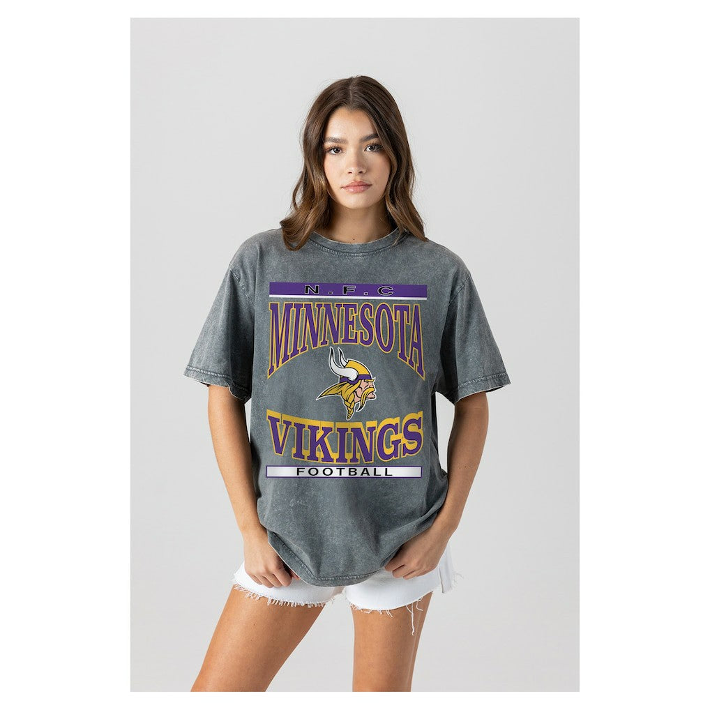 Minnesota Vikings Gameday Couture Women's Oversized Classic Grind Washed T-Shirt Gray - NFL