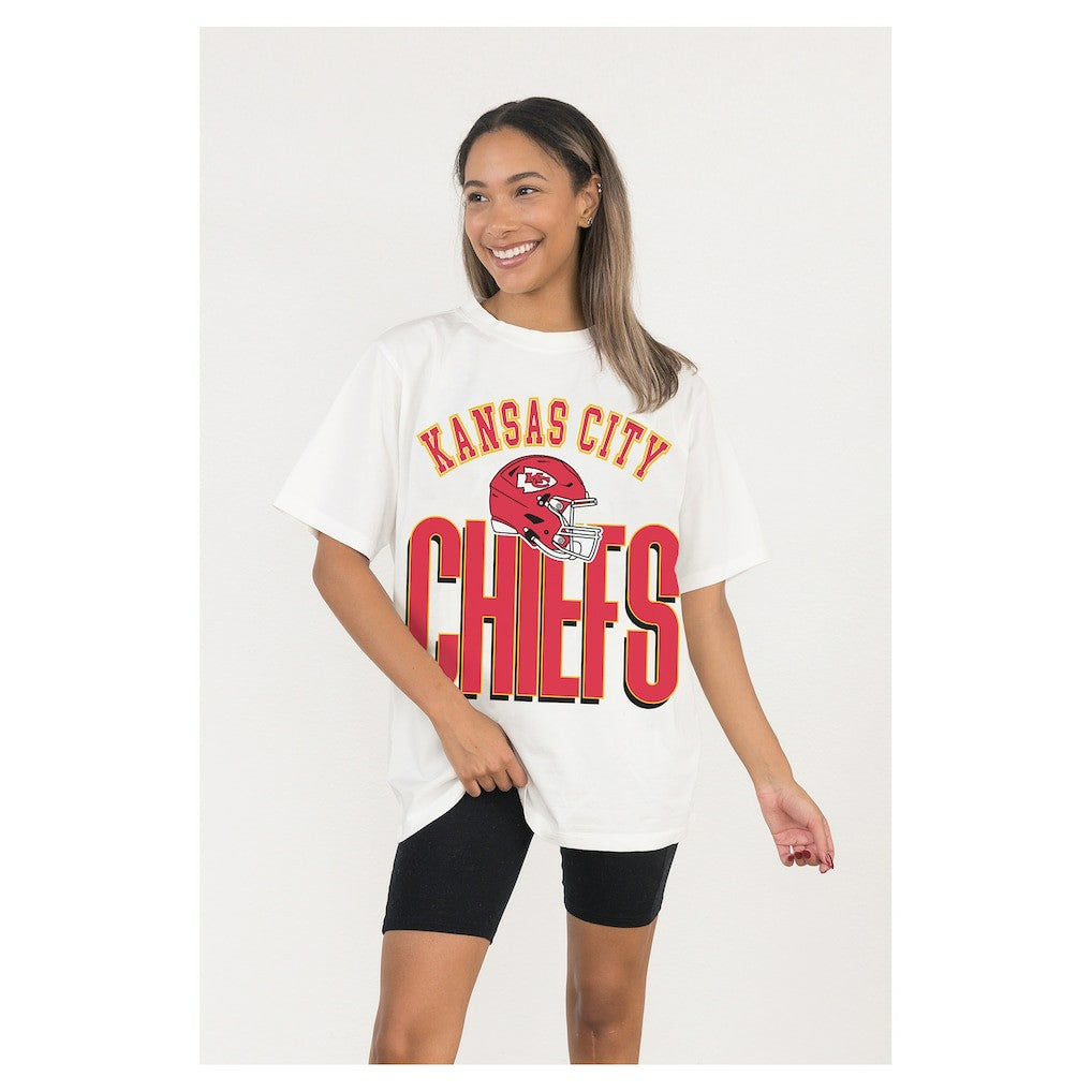 Kansas City Chiefs Gameday Couture Women's Oversized Classic Fierce Focus T-Shirt White - NFL