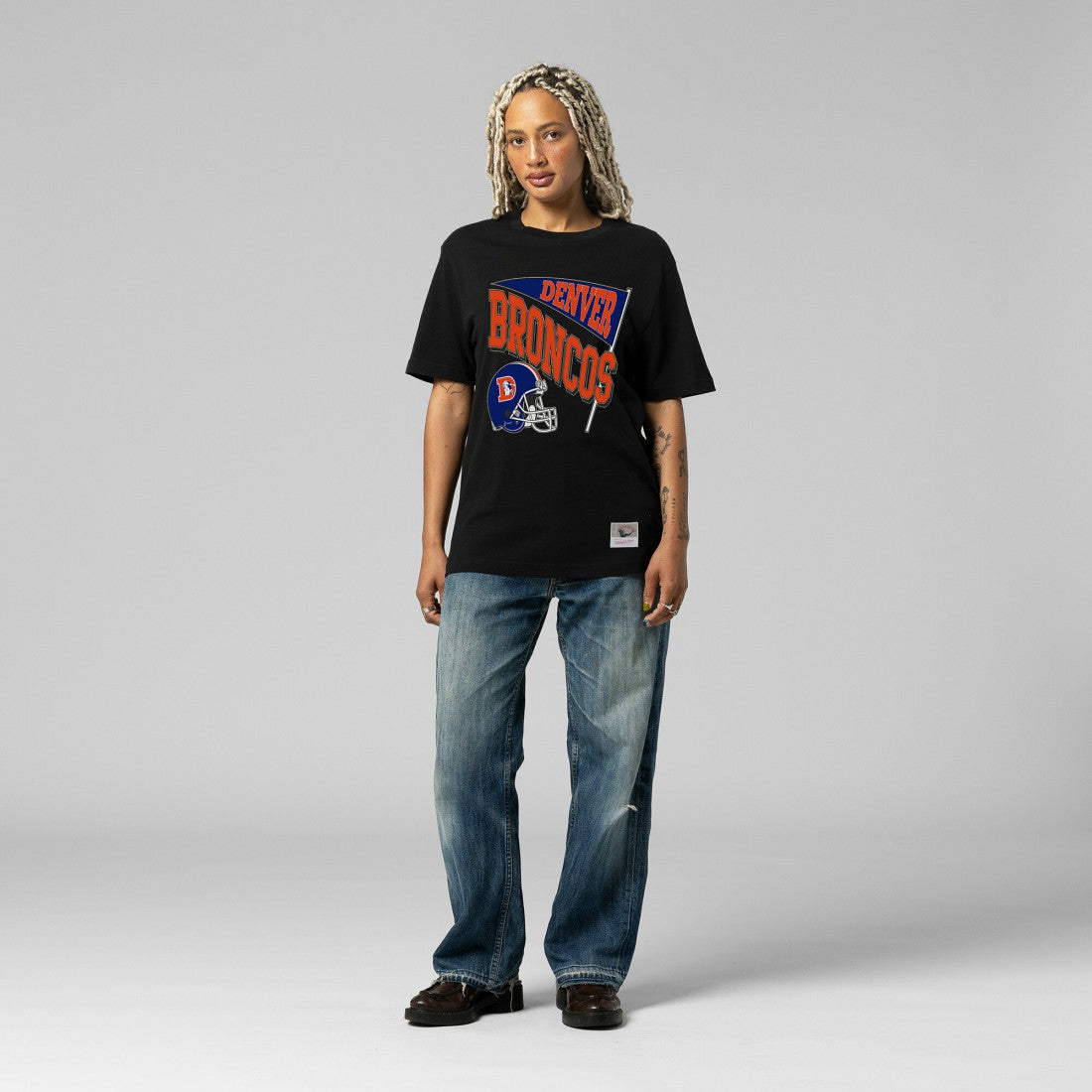 Denver Broncos Women's Team Dynamic Boyfriend T-Shirt Black - Mitchell & Ness