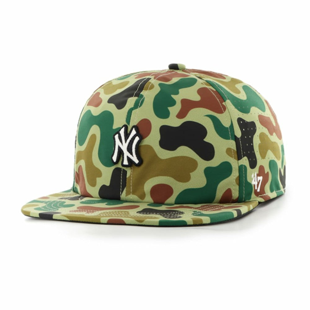 New York Yankees '47 Elevated Greens Captain Adjustable Hat Lifestyle