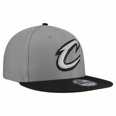 New Era - Cleveland Cavaliers Core Logo Storm Gray Two-Tone 9FIFTY Snapback Hat - Gray
