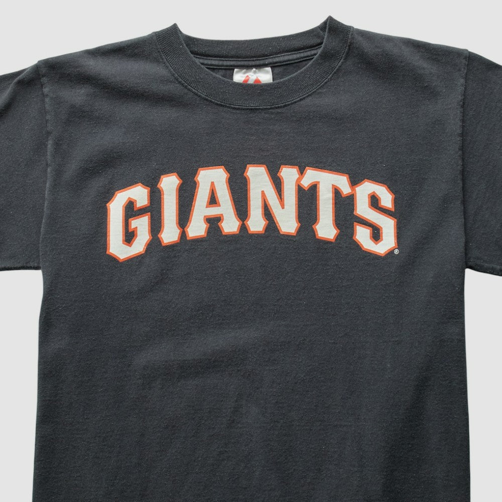 San Francisco Giants Majestic 2000s T-Shirt Lifestyle