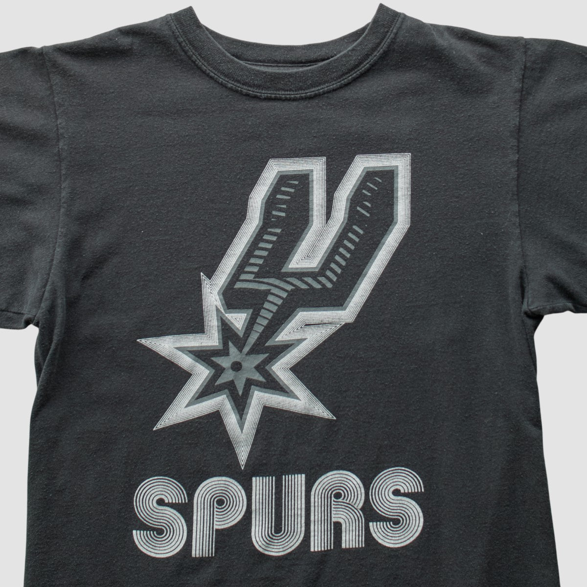 Adidas - San Antonio Spurs 2000s T-Shirt - Black Vintage