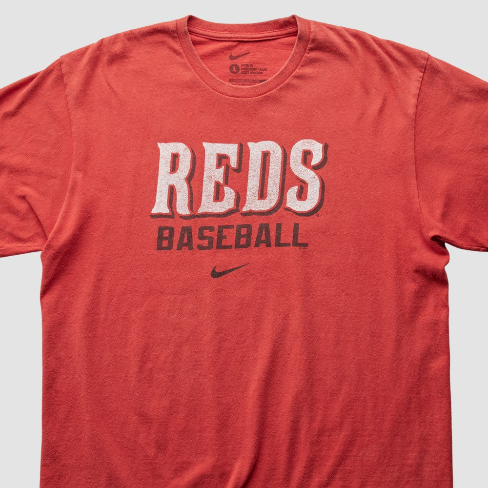 Cincinnati Reds Nike 2000s T-Shirt On Sale