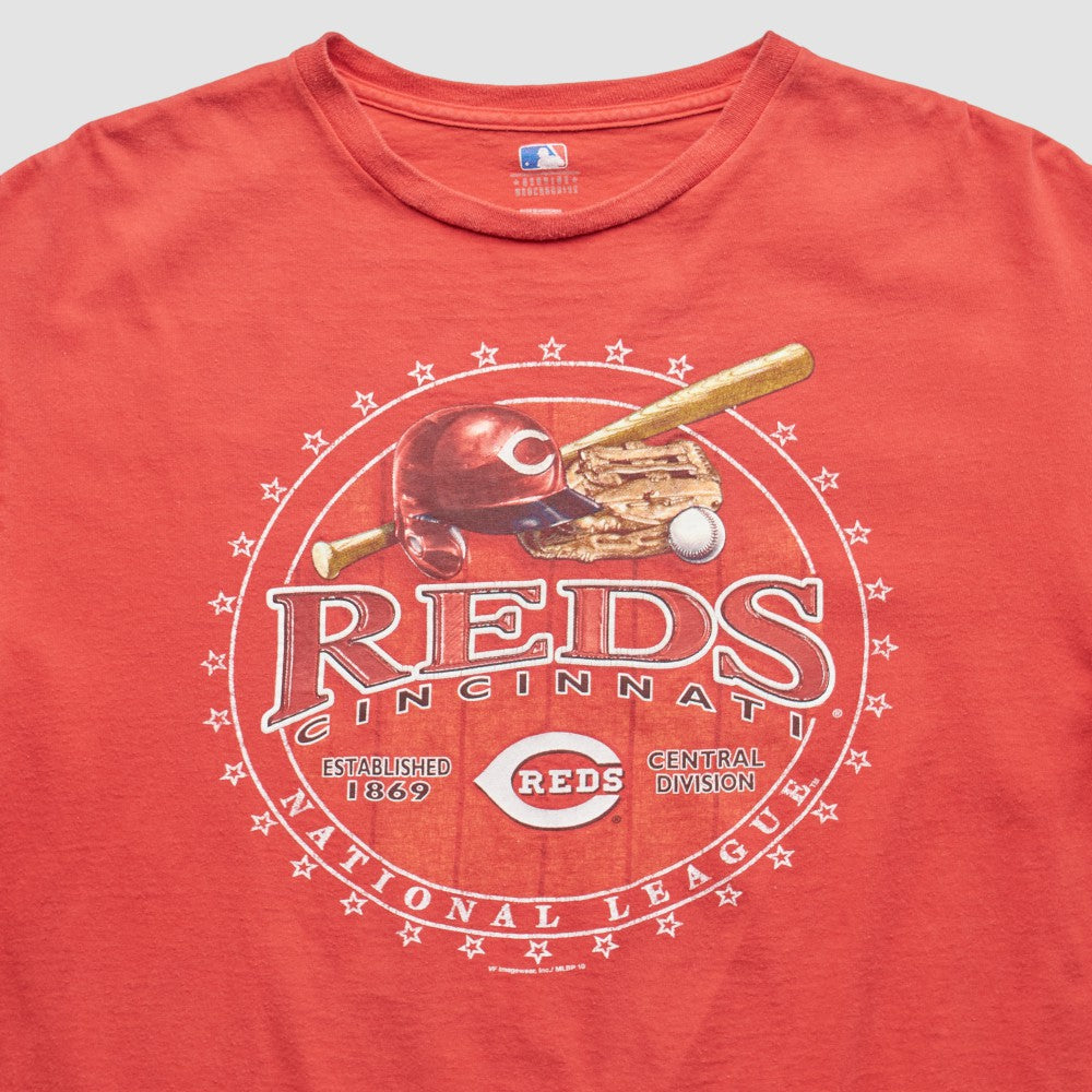 Cincinnati Reds Genuine Merchandise 2010 T-Shirt Lifestyle