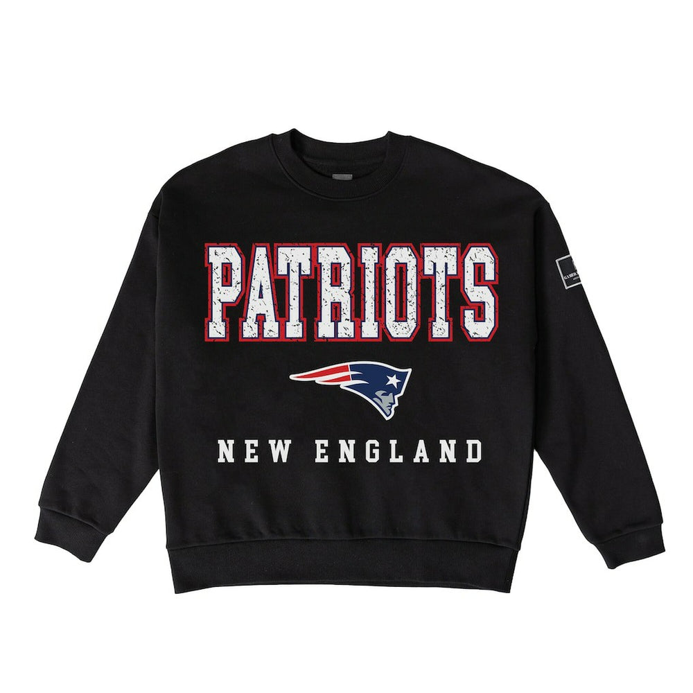 New England Patriots Gameday Couture Women's Oversized Level Up Black Label Premium Fleece Sweatshirt Black - NFL