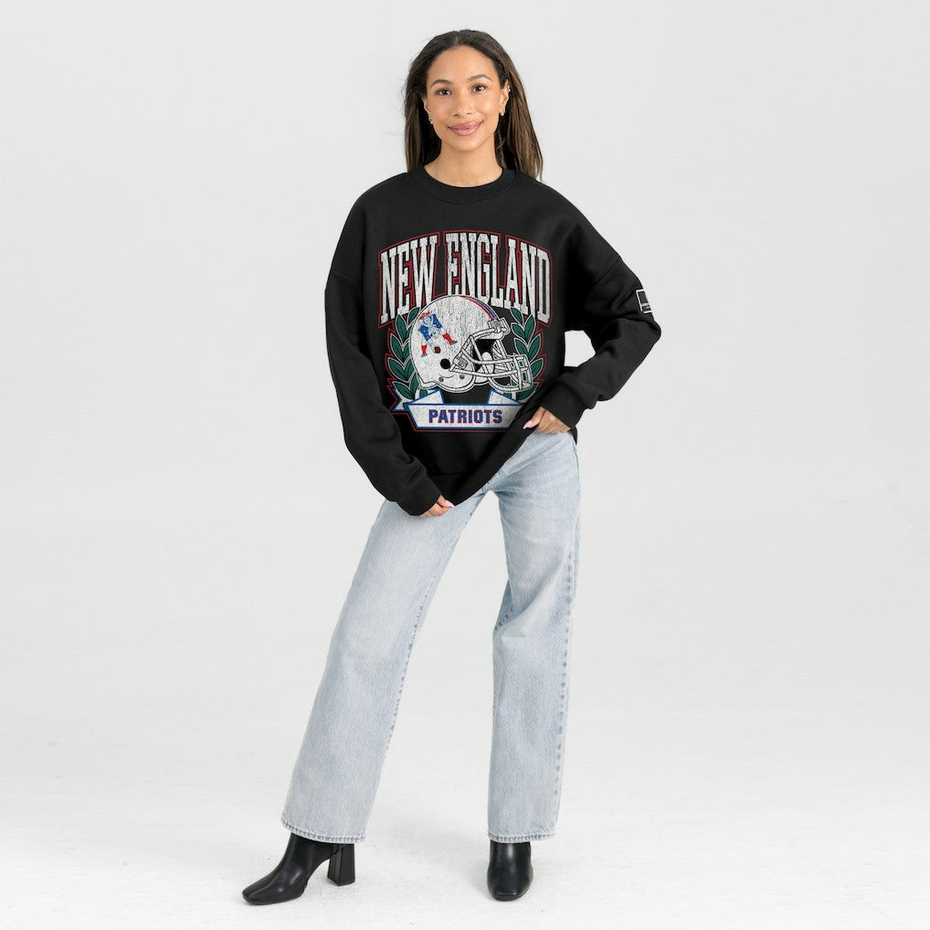 New England Patriots Gameday Couture Women's Oversized Victory Lane Black Label Premium Fleece Sweatshirt Black - NFL