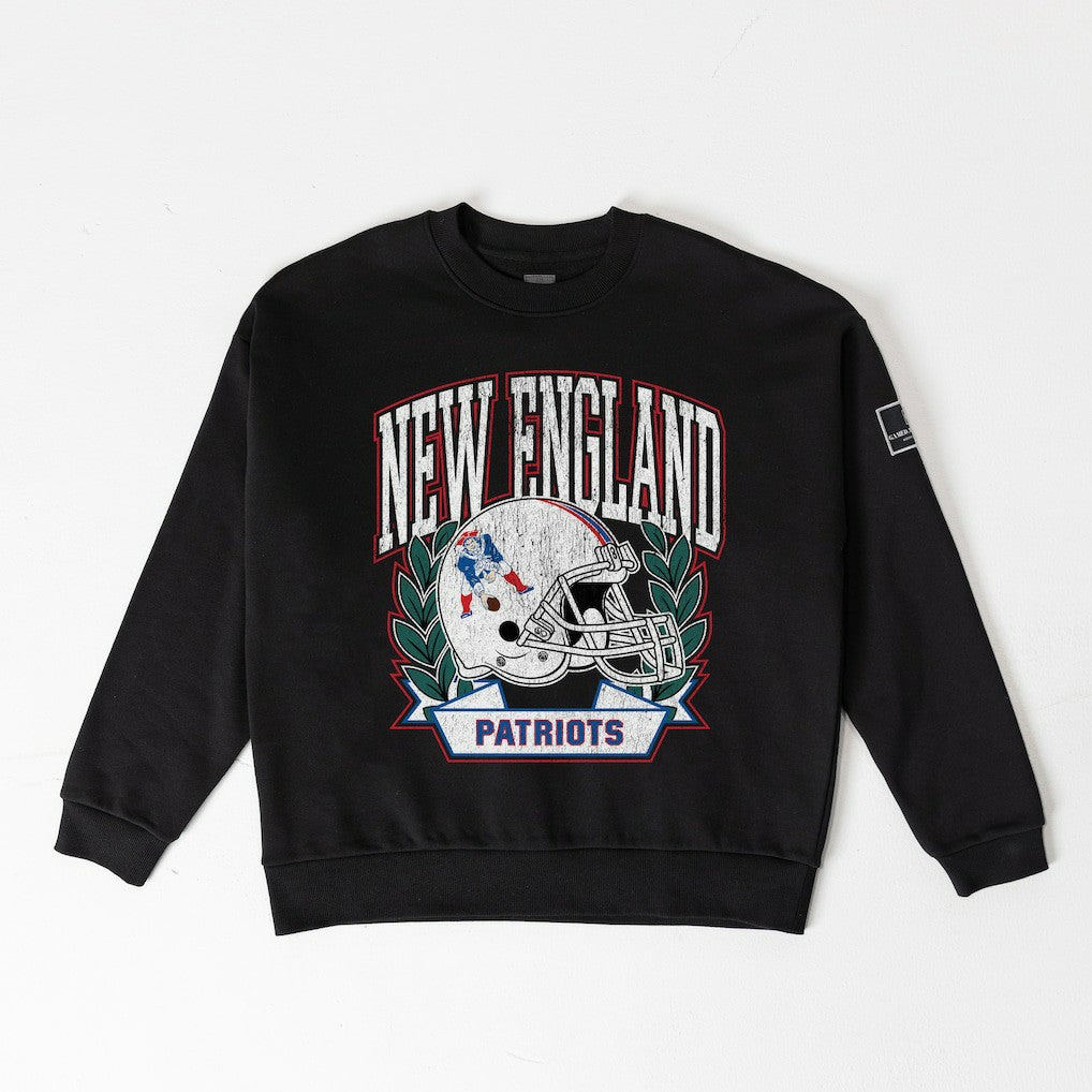 New England Patriots Gameday Couture Women's Oversized Victory Lane Black Label Premium Fleece Sweatshirt Black - NFL