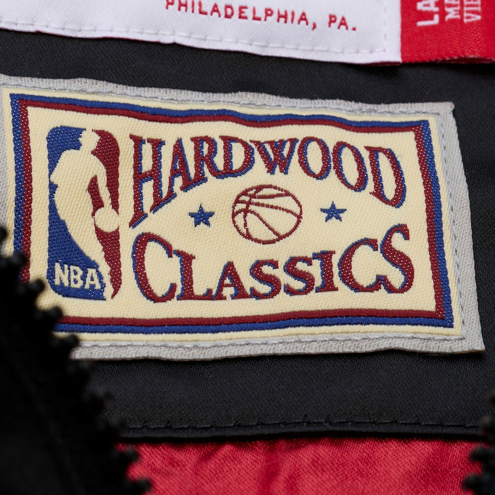 Mitchell & Ness - Cleveland Cavaliers Hardwood Classics Nights Walk the Tunnel Satin Bomber Full-Snap Hooded Jacket - Black