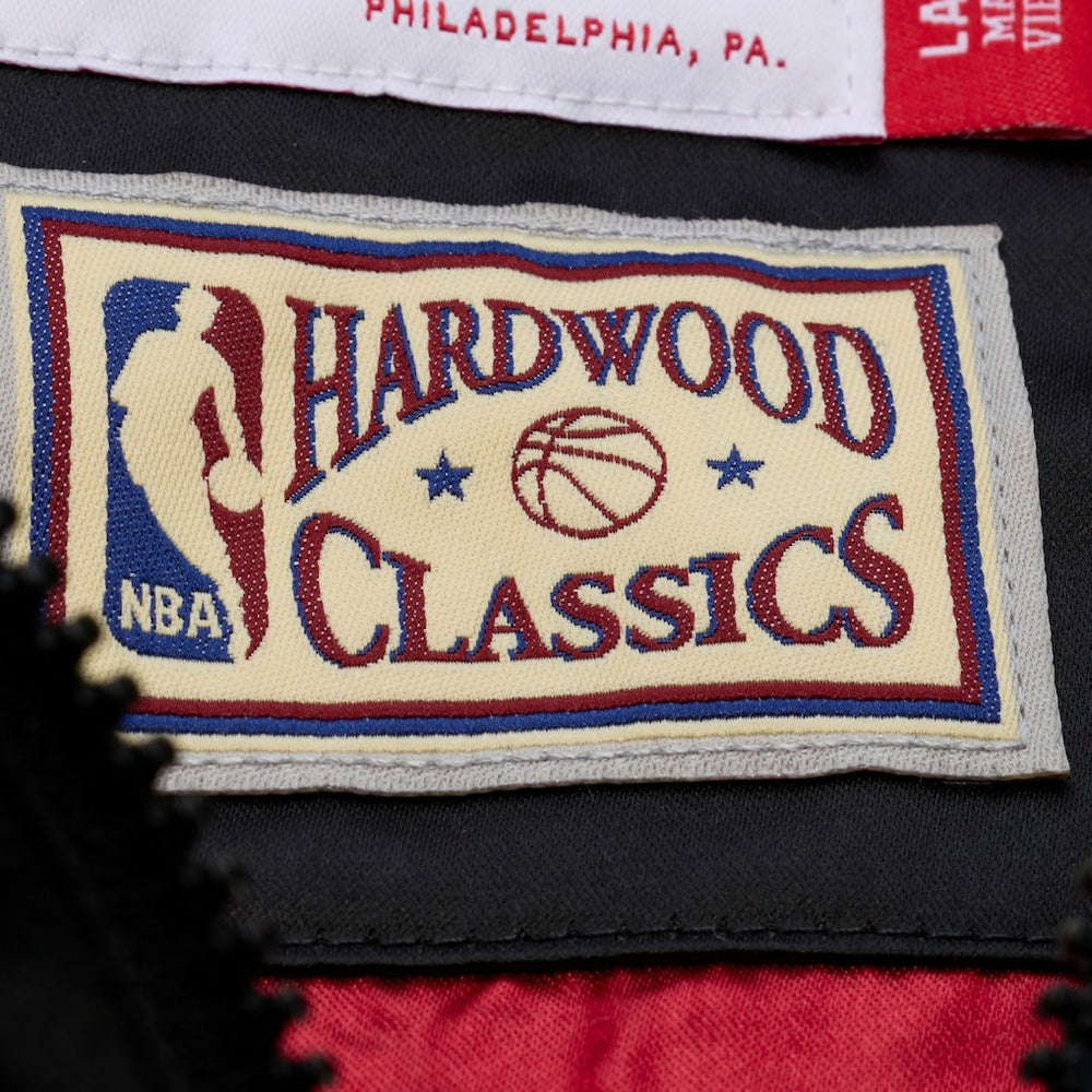 Mitchell & Ness - Cleveland Cavaliers Hardwood Classics Nights Walk the Tunnel Satin Bomber Full-Snap Hooded Jacket - Black