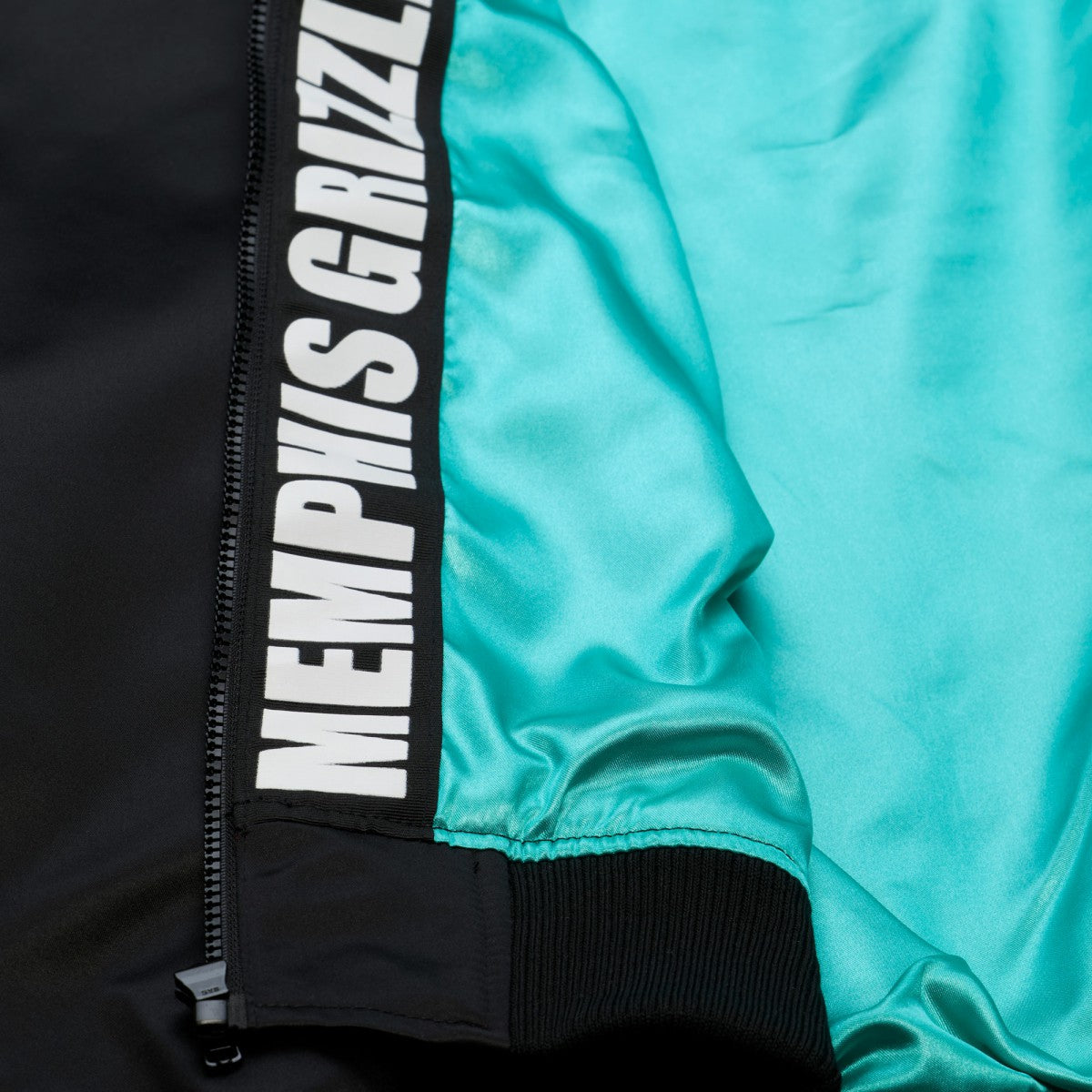Mitchell & Ness - Memphis Grizzlies Hardwood Classics Nights Walk the Tunnel Satin Bomber Full-Snap Hooded Jacket - Black
