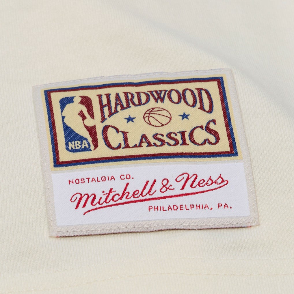 Mitchell & Ness - Philadelphia 76ers Hardwood Classics Chainstitch Premium T-Shirt - Cream