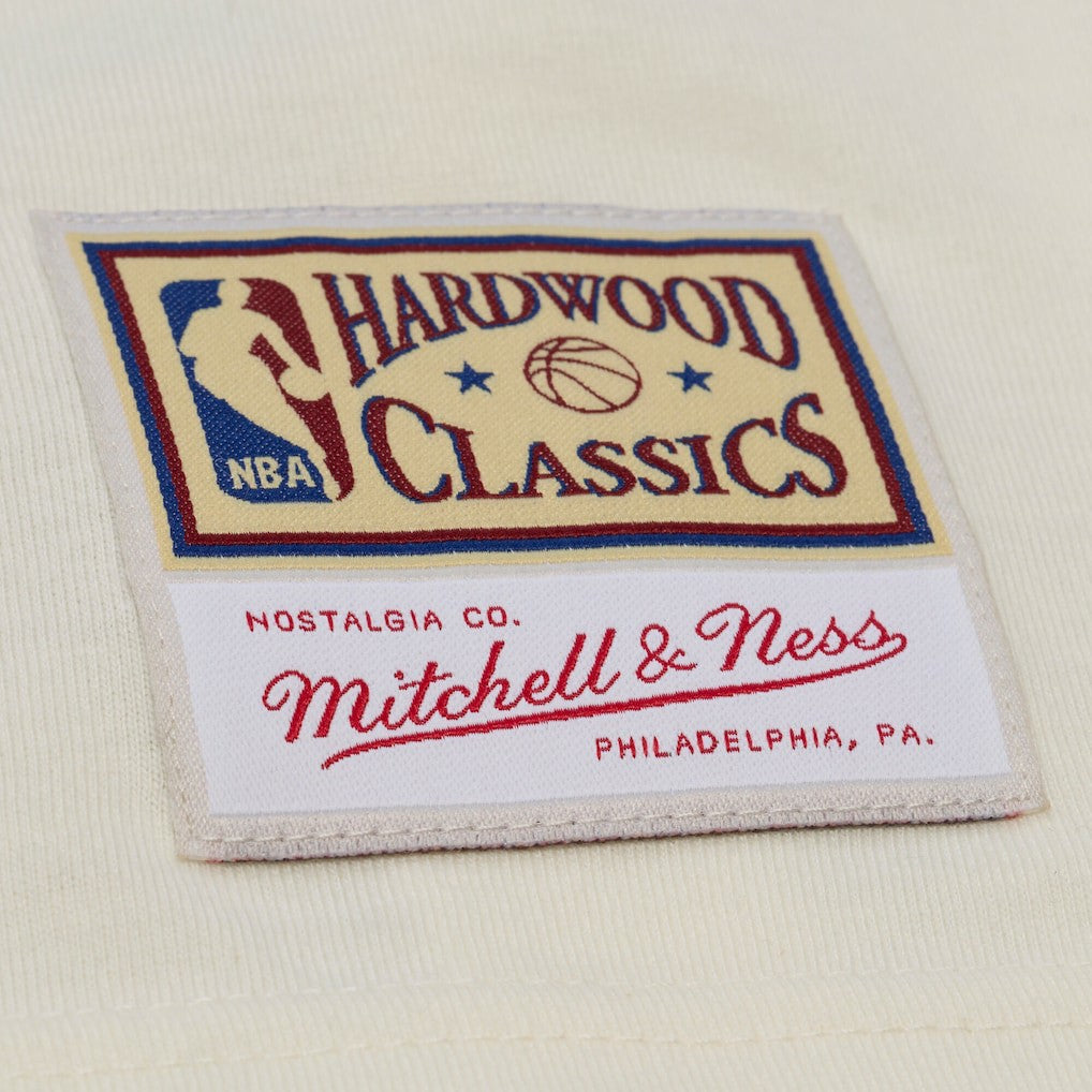 Mitchell & Ness - Chicago Bulls Hardwood Classics Chainstitch Premium T-Shirt - Cream