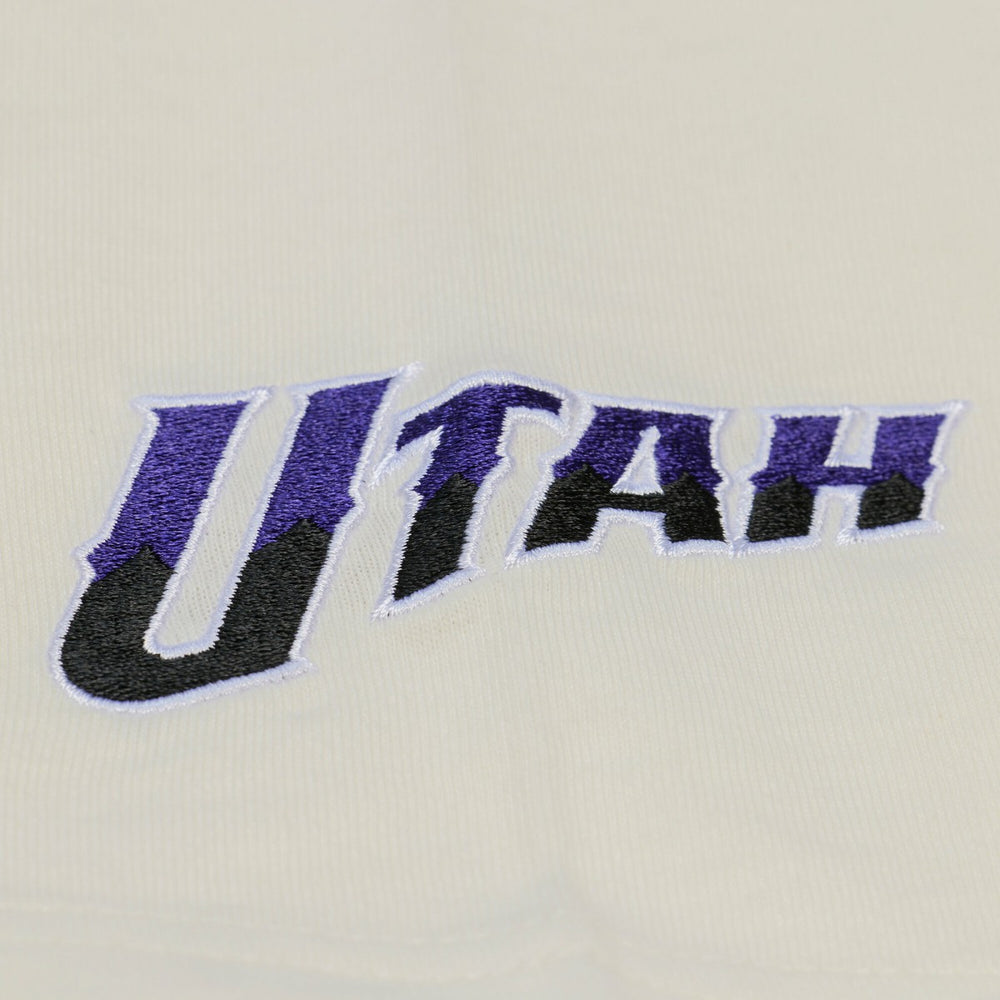 Mitchell & Ness - Utah Jazz Hardwood Classics Chainstitch Premium T-Shirt - Cream