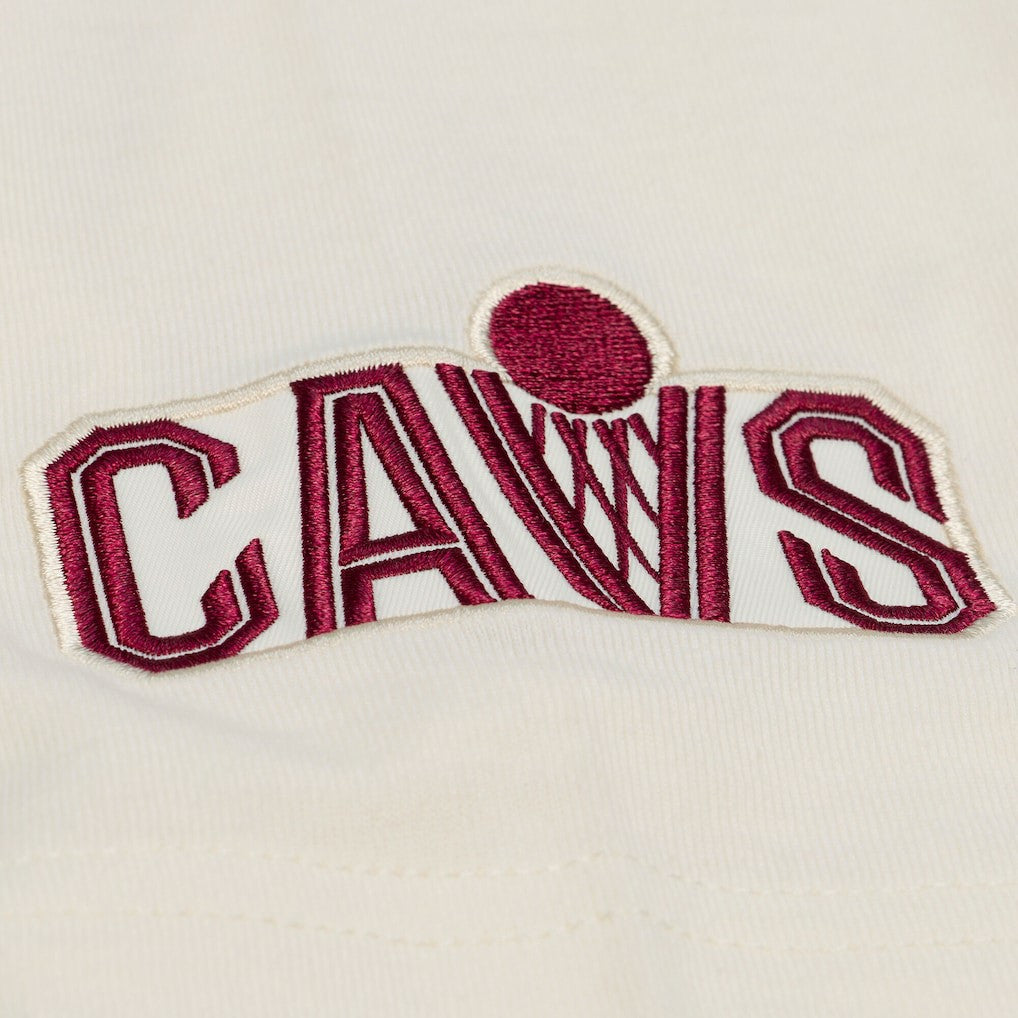 Mitchell & Ness - Cleveland Cavaliers Hardwood Classics Chainstitch Premium T-Shirt - Cream