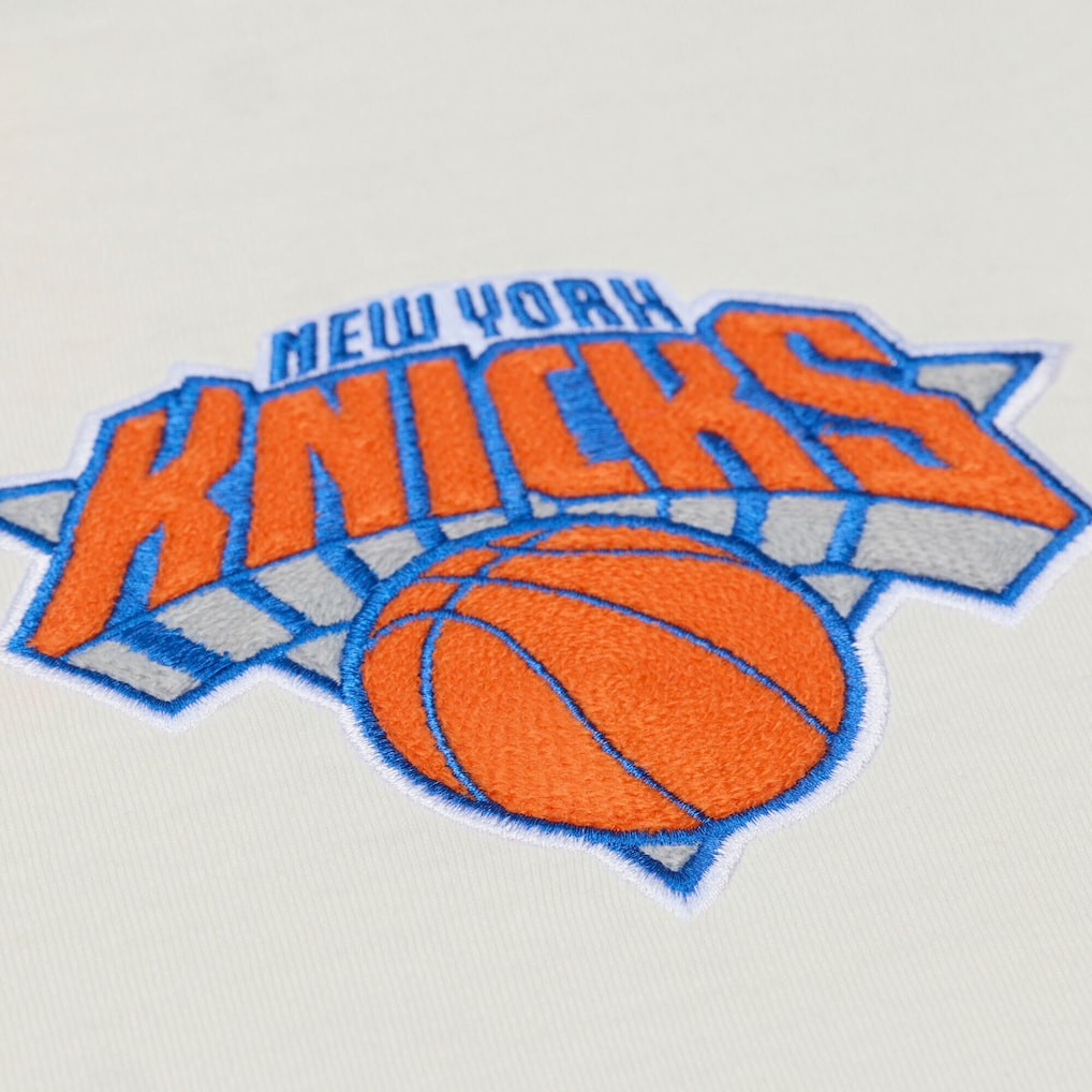 Mitchell & Ness - New York Knicks Hardwood Classics Chainstitch Premium T-Shirt - Cream