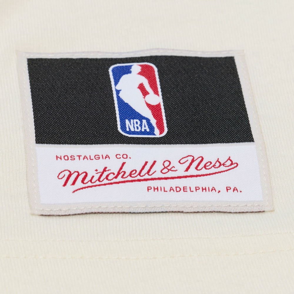 Mitchell & Ness - Oklahoma City Thunder Hardwood Classics Chainstitch Premium T-Shirt - Cream