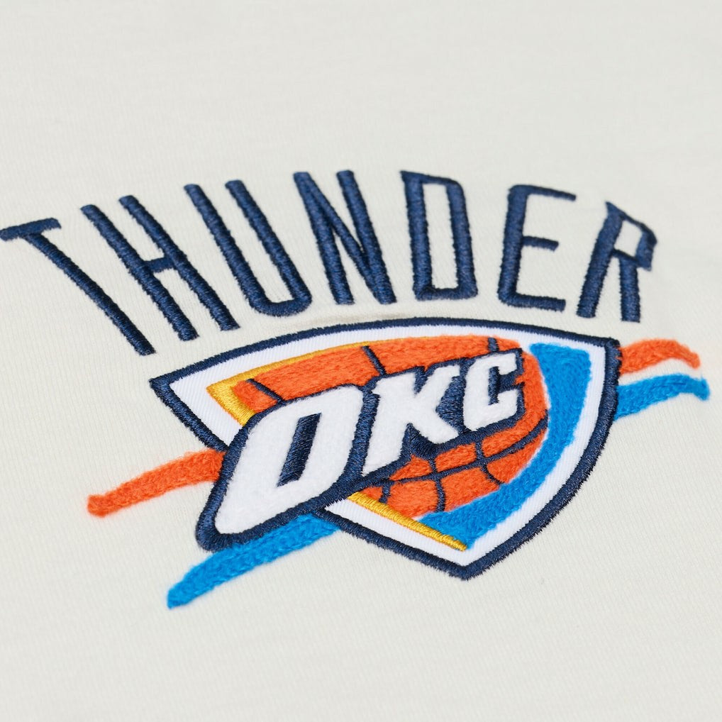 Mitchell & Ness - Oklahoma City Thunder Hardwood Classics Chainstitch Premium T-Shirt - Cream