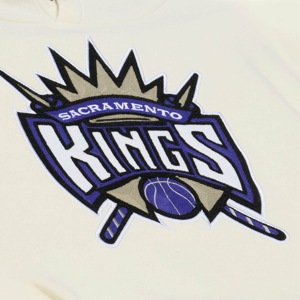 Mitchell & Ness - Sacramento Kings Hardwood Classics Chainstitch Premium Fleece Hoodie - Cream