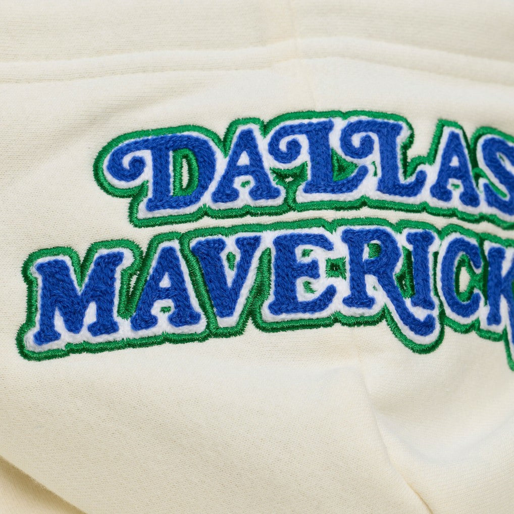 Mitchell & Ness - Dallas Mavericks Hardwood Classics Chainstitch Premium Fleece Hoodie - Cream