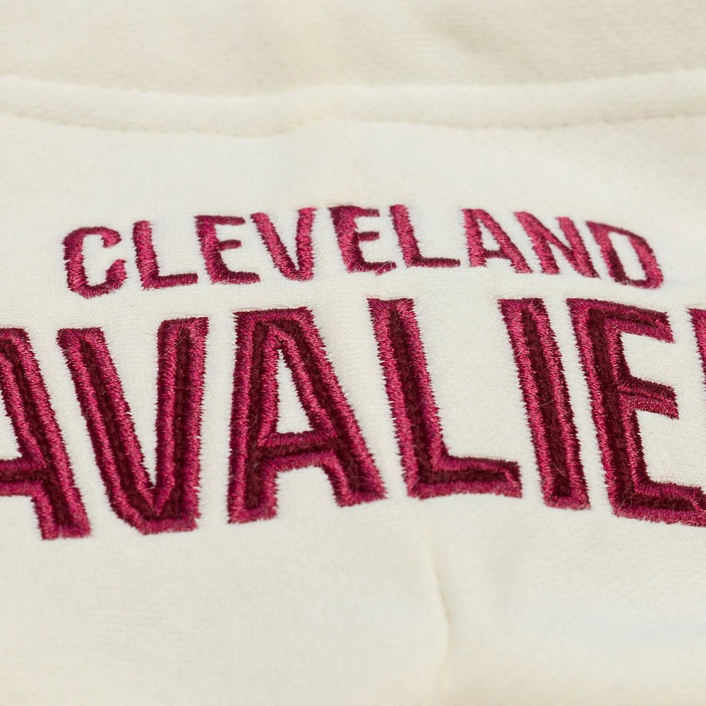 Mitchell & Ness - Cleveland Cavaliers Hardwood Classics Chainstitch Premium Fleece Hoodie - Cream