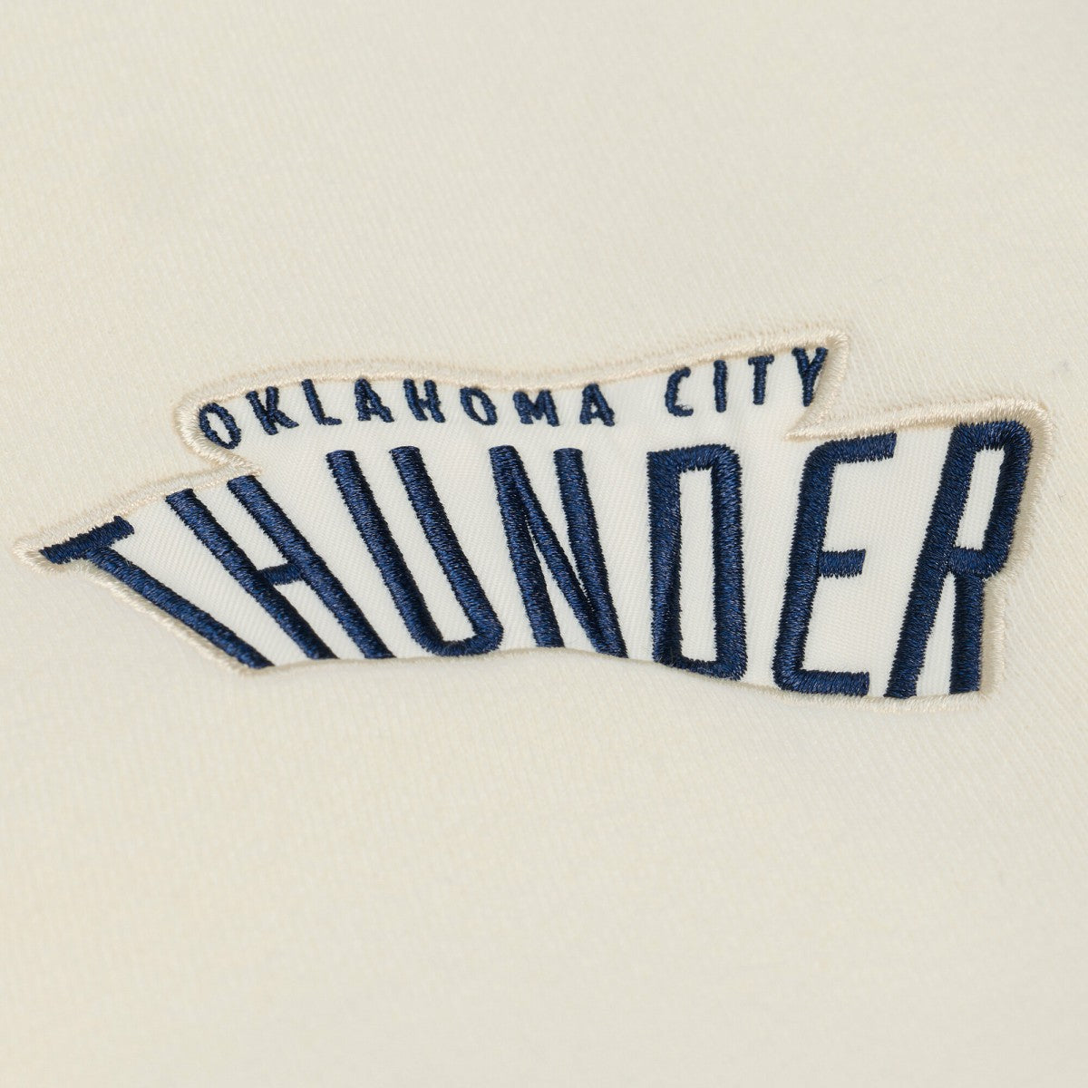 Mitchell & Ness - Oklahoma City Thunder Hardwood Classics Chainstitch Premium Fleece Hoodie - Cream