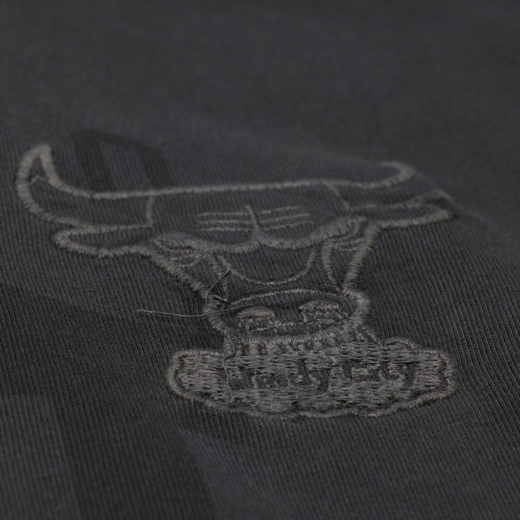 Mitchell & Ness - Chicago Bulls Downtown Collection Premium T-Shirt - Black