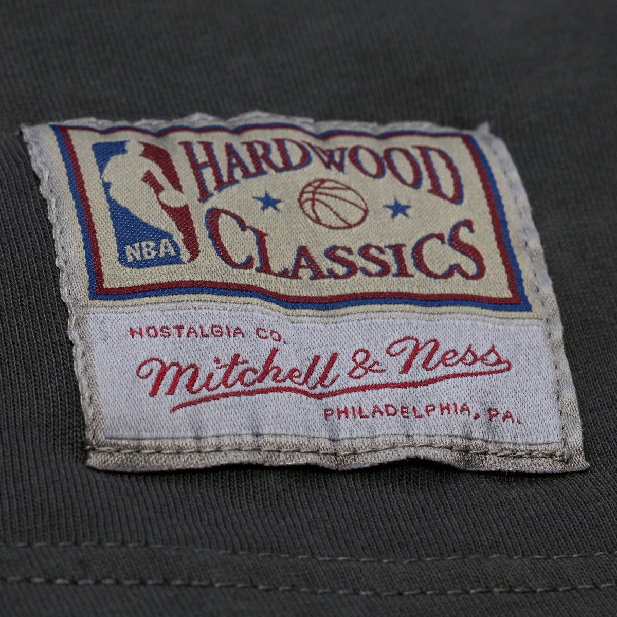 Mitchell & Ness - Milwaukee Bucks Downtown Collection Premium T-Shirt - Black