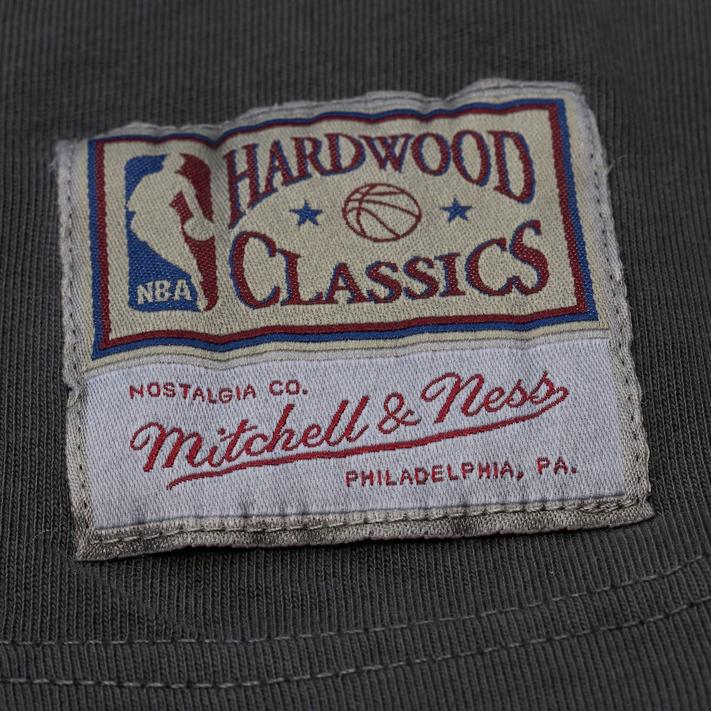 Mitchell & Ness - Philadelphia 76ers Downtown Collection Premium T-Shirt - Black