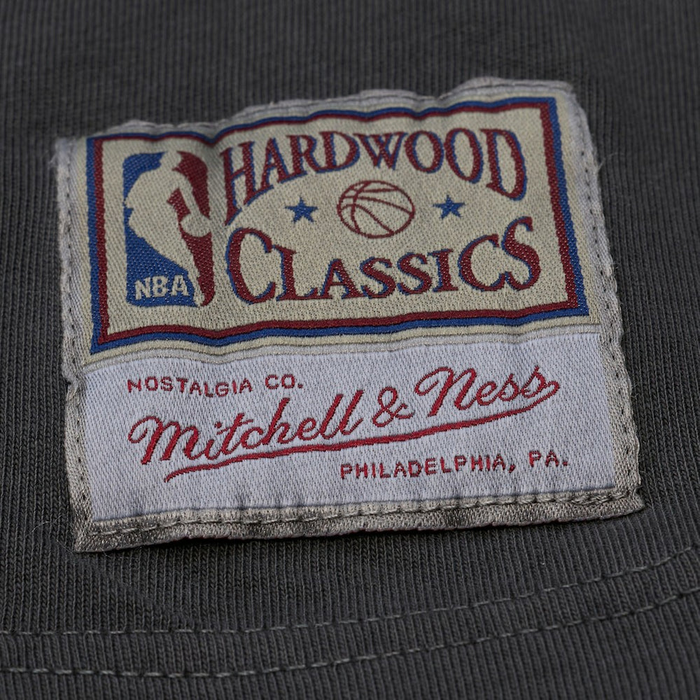 Mitchell & Ness - Philadelphia 76ers Downtown Collection Premium T-Shirt - Black