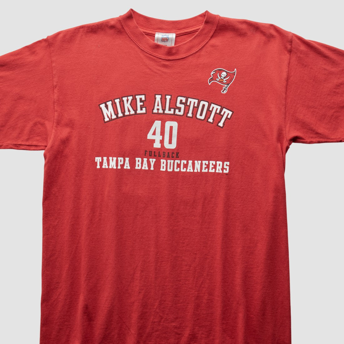 Tampa Bay Buccaneers NFL 2000s T-Shirt Red Vintage - Fanatics