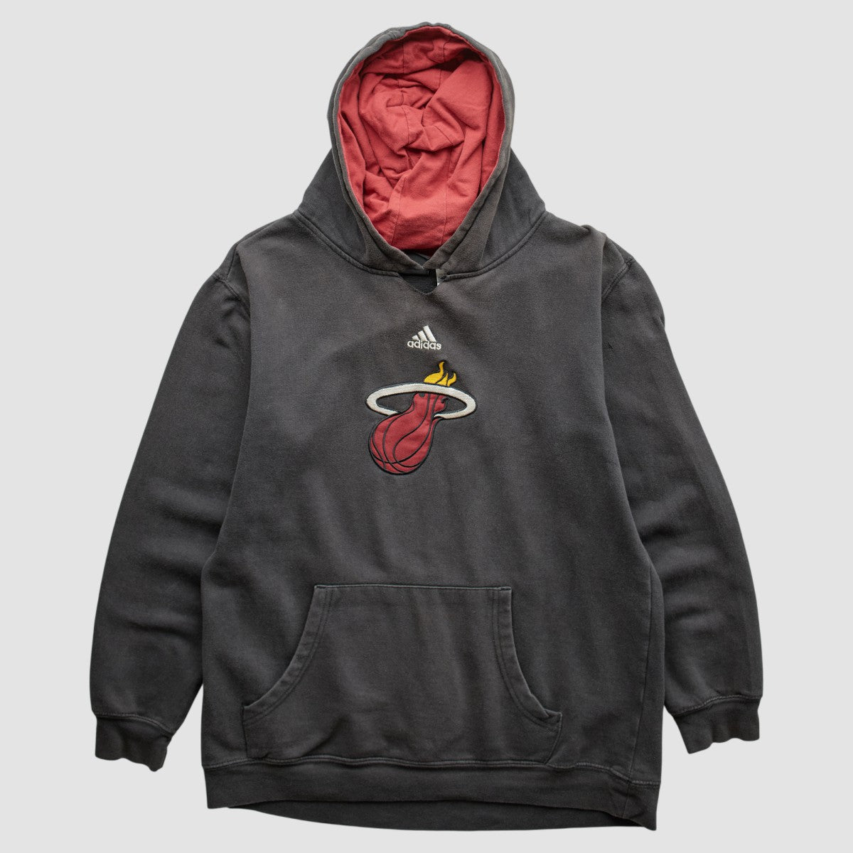 Adidas - Miami Heat 2000s Pullover Sweatshirt - Charcoal Vintage