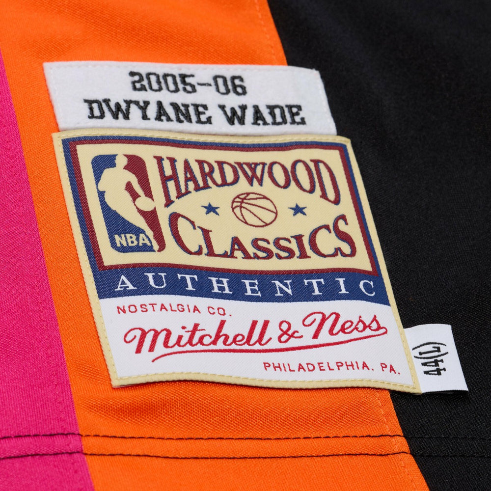 Mitchell & Ness - Dwyane Wade Miami Heat 2005-06 Hardwood Classics Authentic Jersey - Black