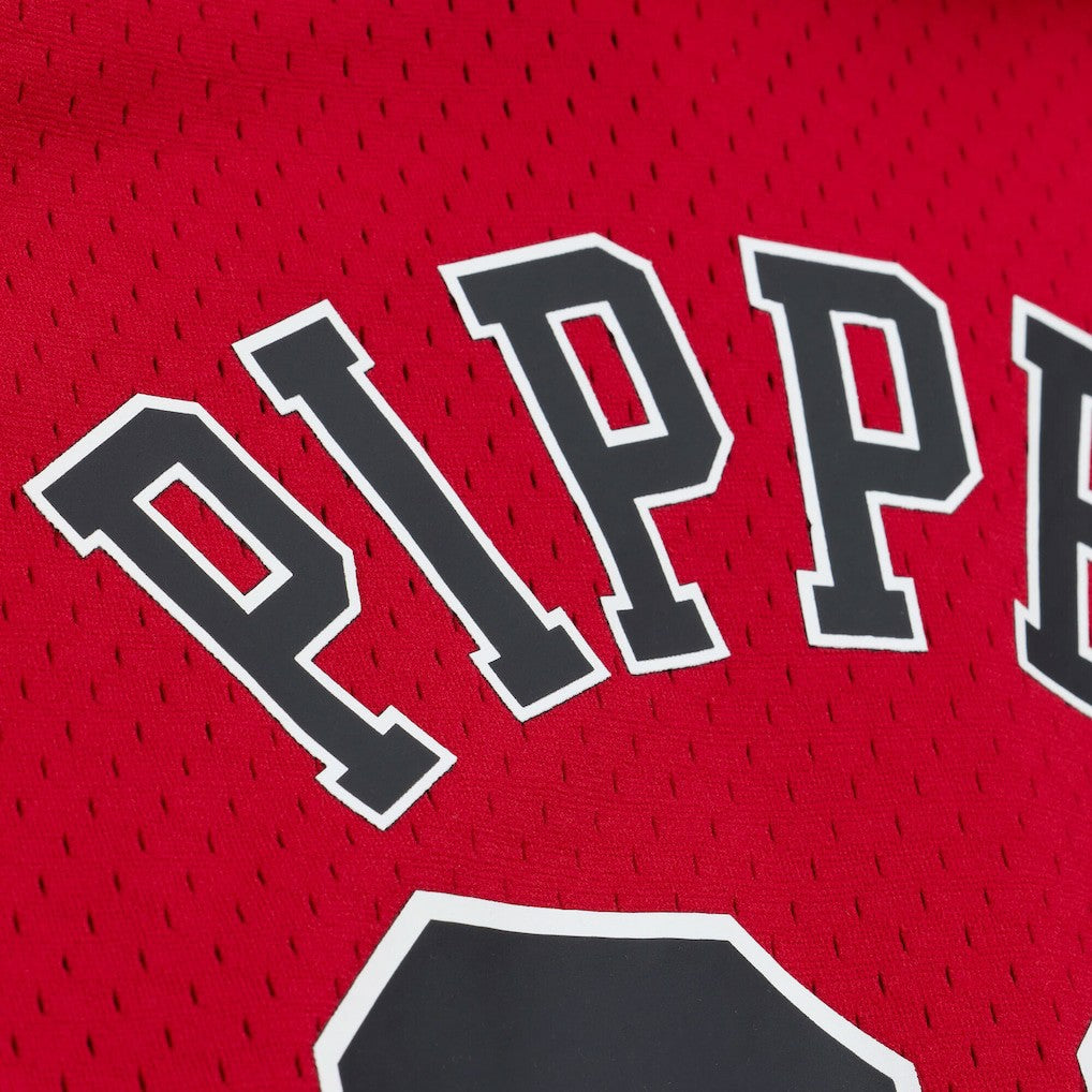 Mitchell & Ness - Scottie Pippen Chicago Bulls Mesh Name & Number Short Sleeve Hoodie - Red