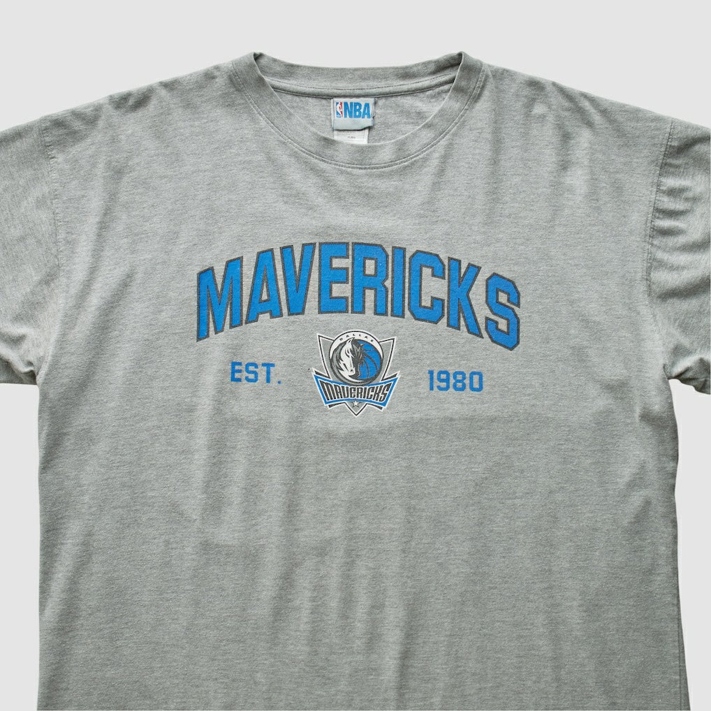 Vintage - Dallas Mavericks NBA 2000s T-shirt - Heather Gray Vintage