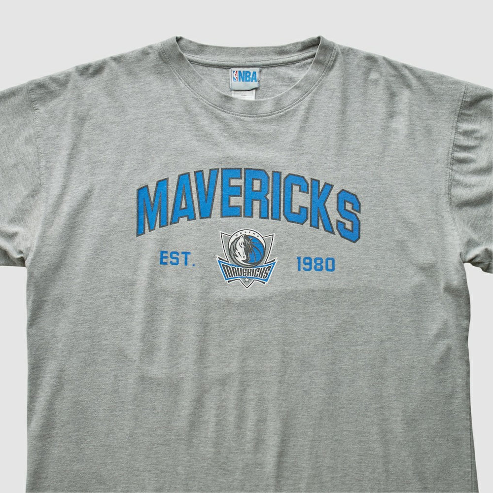 Vintage - Dallas Mavericks NBA 2000s T-shirt - Heather Gray Vintage