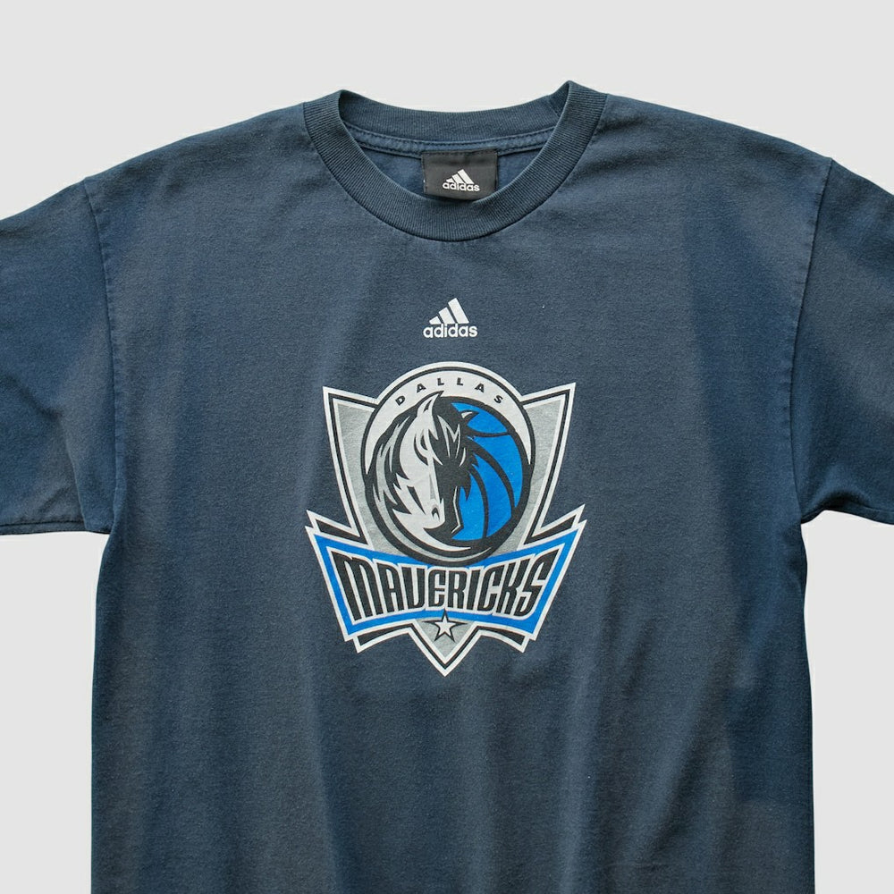 Adidas - Dallas Mavericks 2010s T-shirt - Navy Vintage