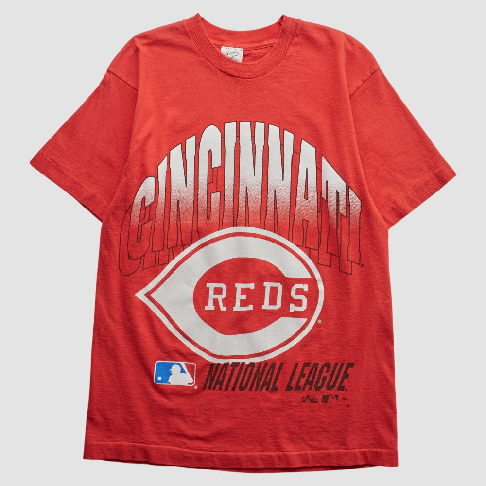 Cincinnati Reds Majestic 90s T-shirt Lifestyle