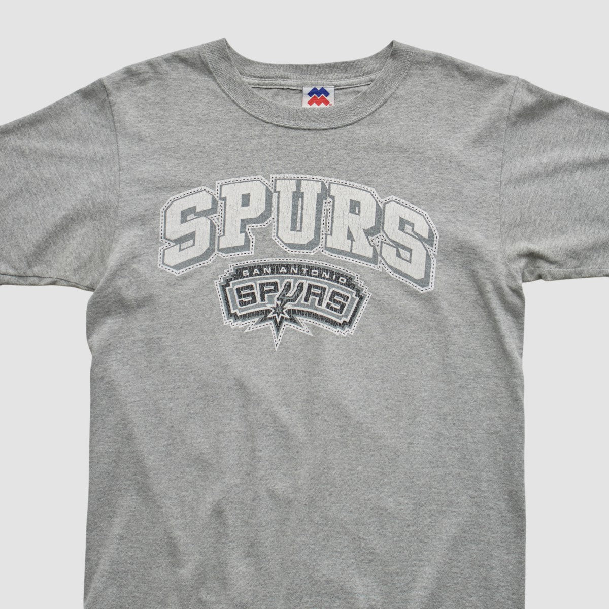Vintage - San Antonio Spurs Majestic 2000s T-shirt - Heather Gray Vintage