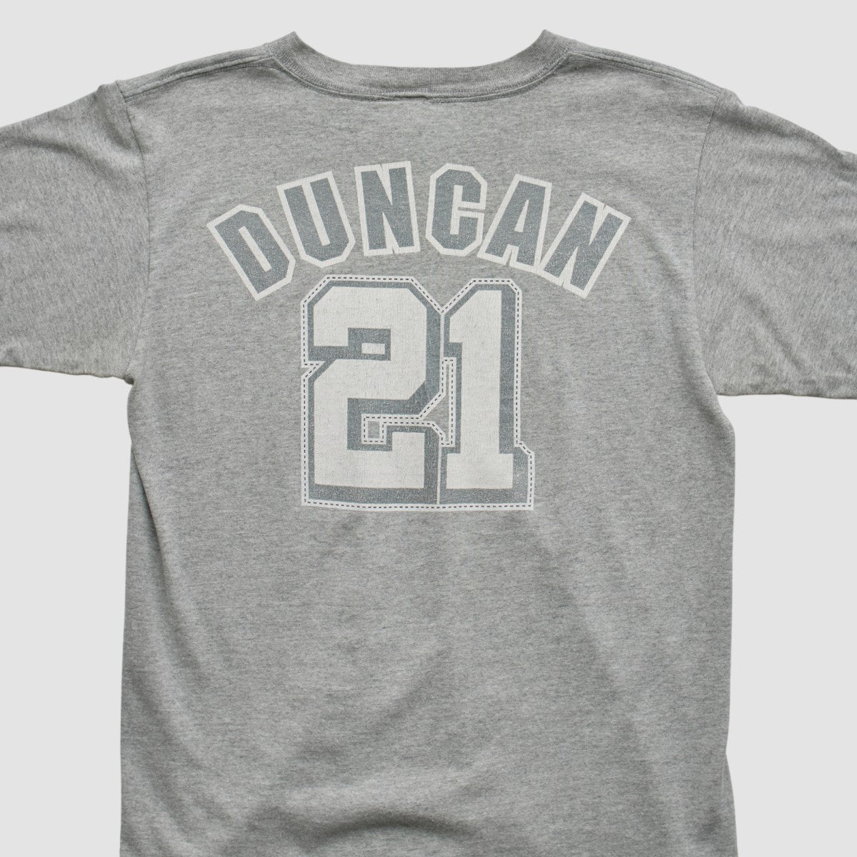 Vintage - San Antonio Spurs Majestic 2000s T-shirt - Heather Gray Vintage