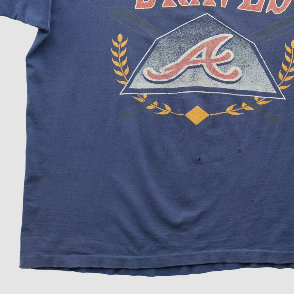 Atlanta Braves Hanes 90s T-shirt On Sale