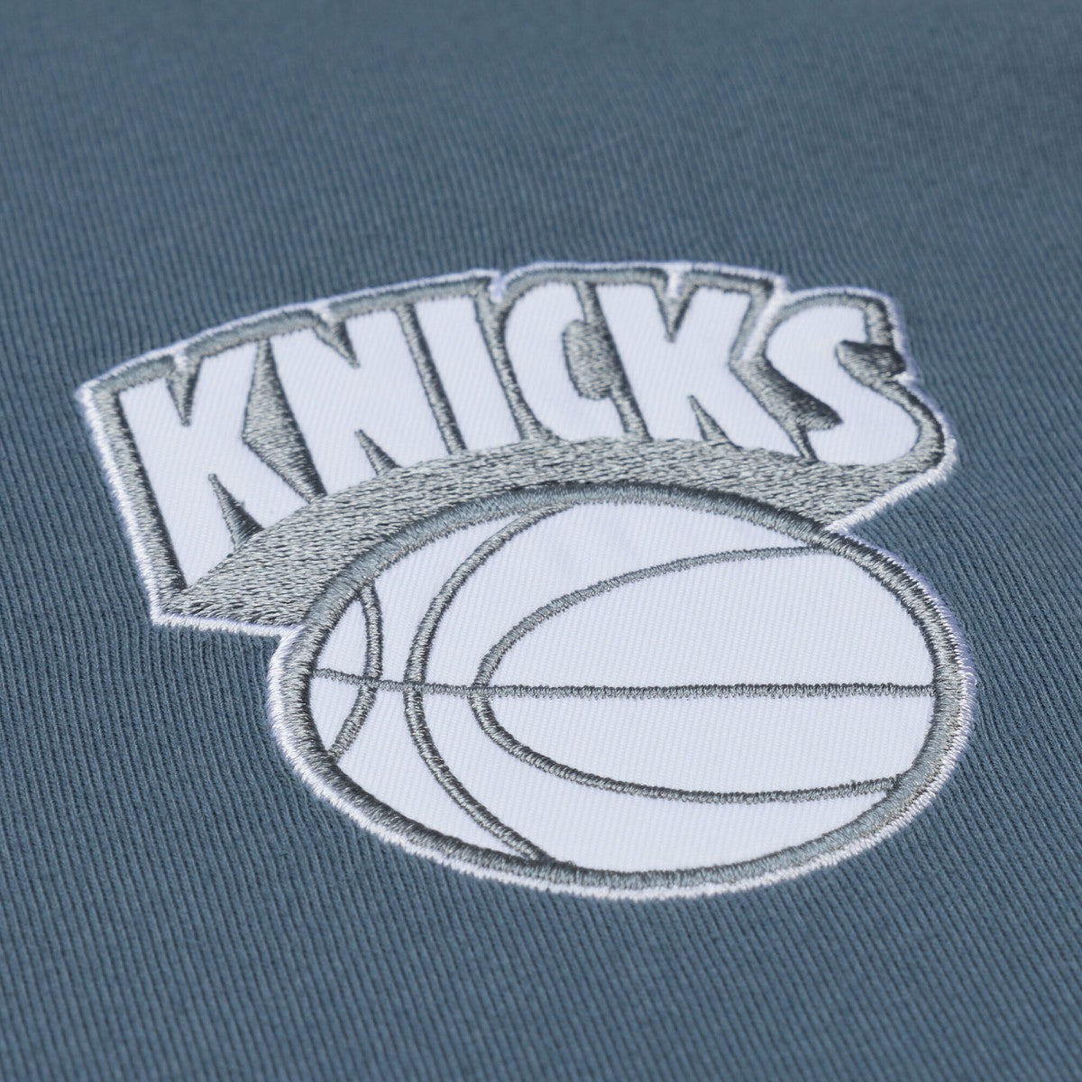 Mitchell & Ness - New York Knicks Thunderstorm T-Shirt - Blue