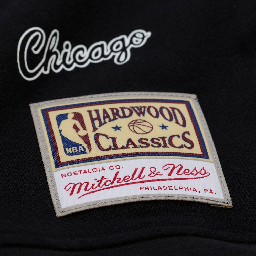 Mitchell & Ness - Chicago Bulls Women's Hardwood Classics Script Lightweight Sweatshirt - Black